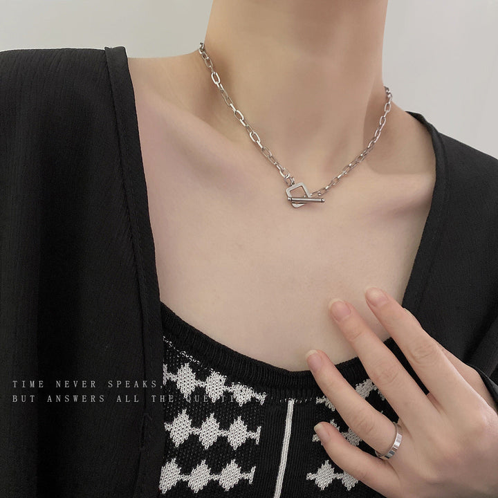Minimal Toggle Silver Chain