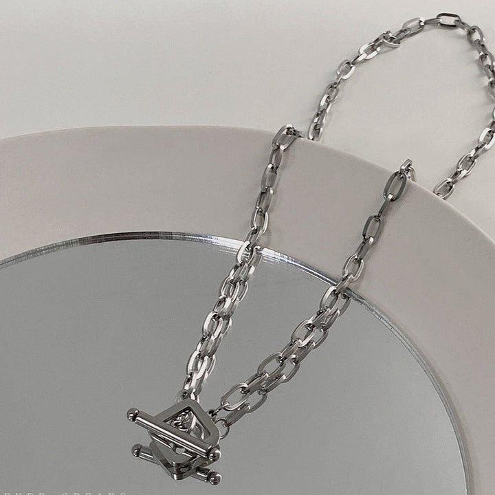 Minimal Toggle Silver Chain