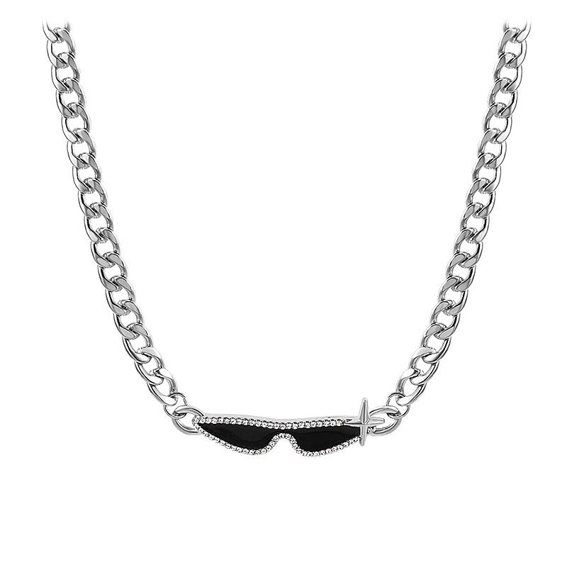 Fashion Focal Chain