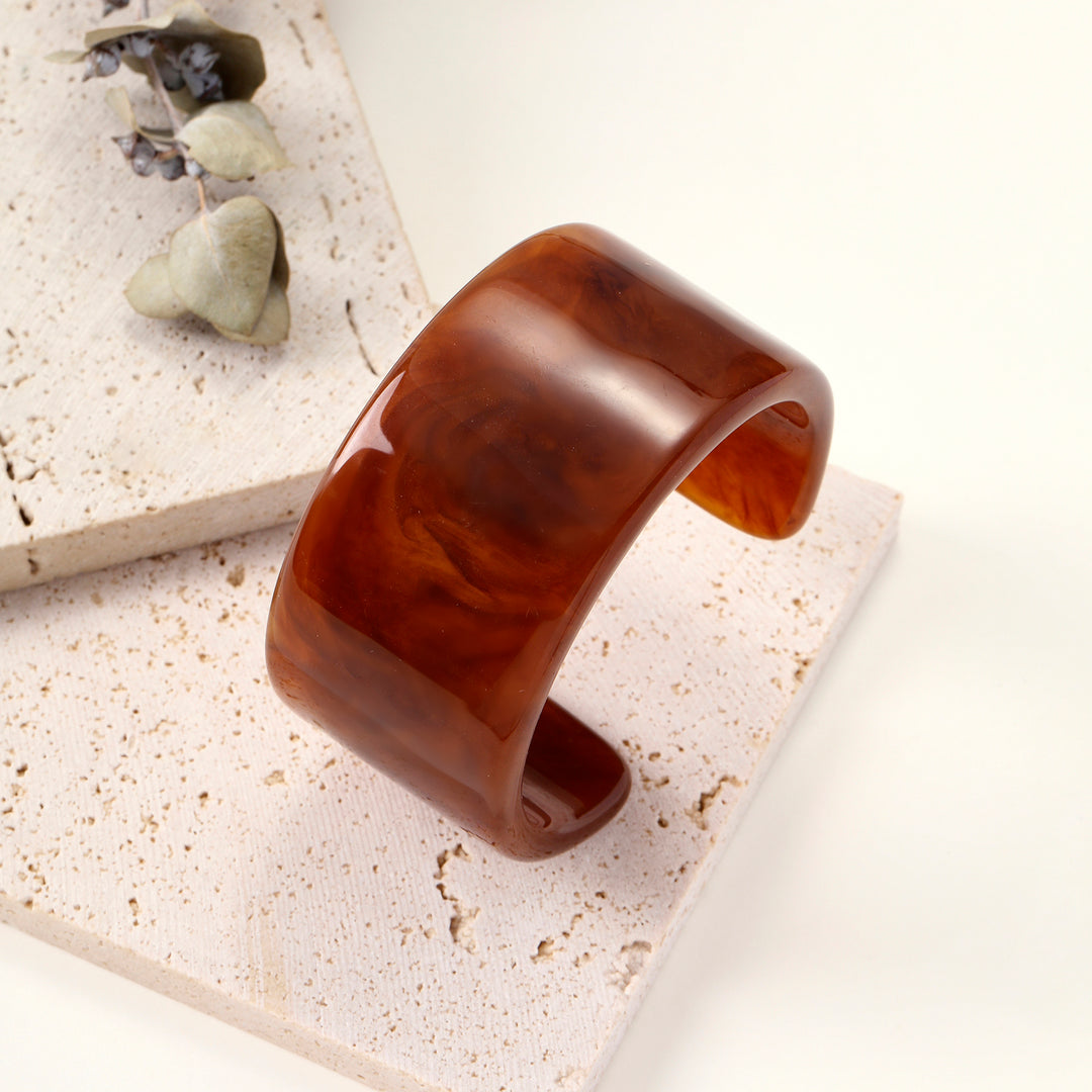 Honey Sculpted Bangle