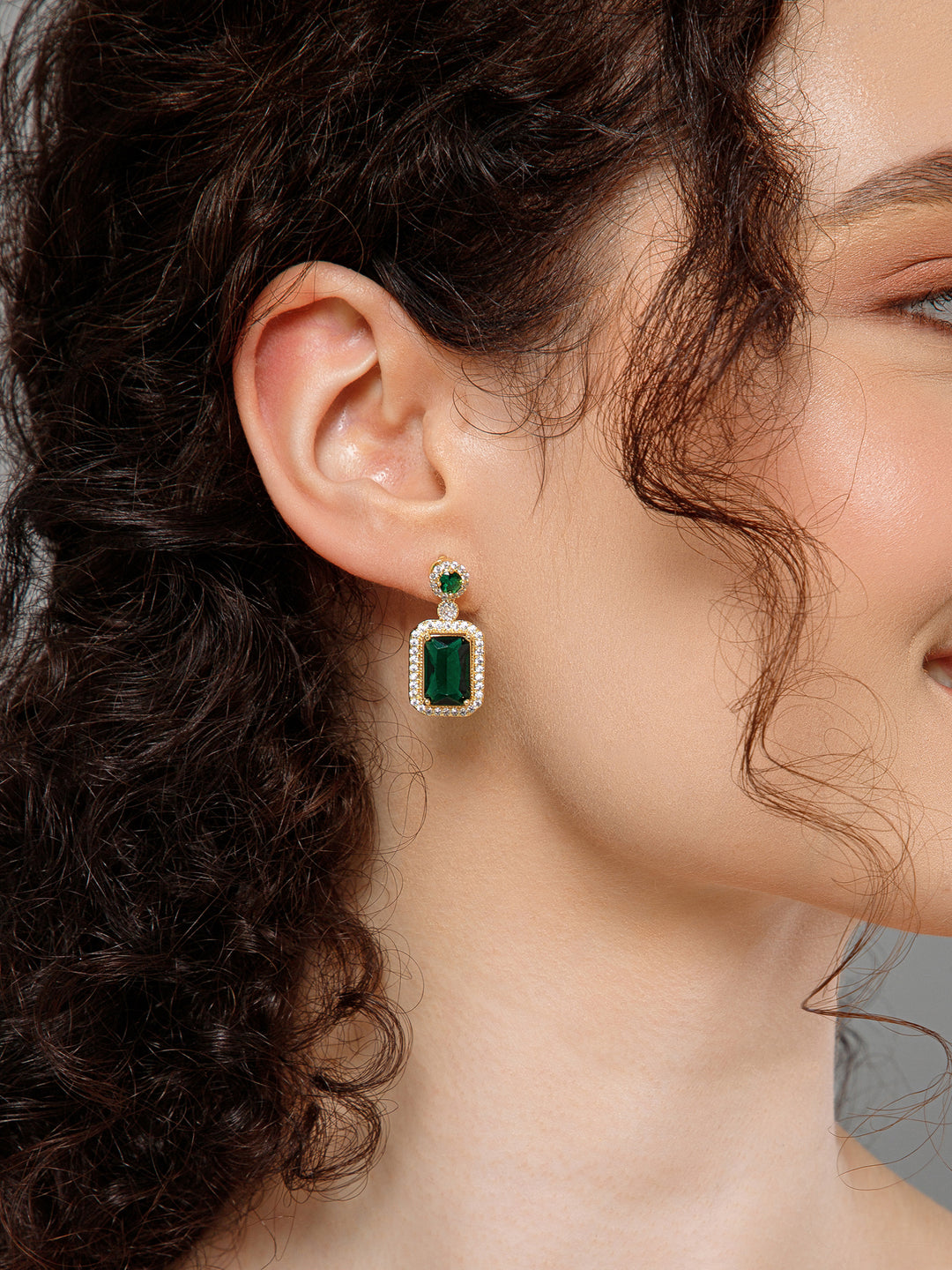 Avery Emerald Crystal Earring