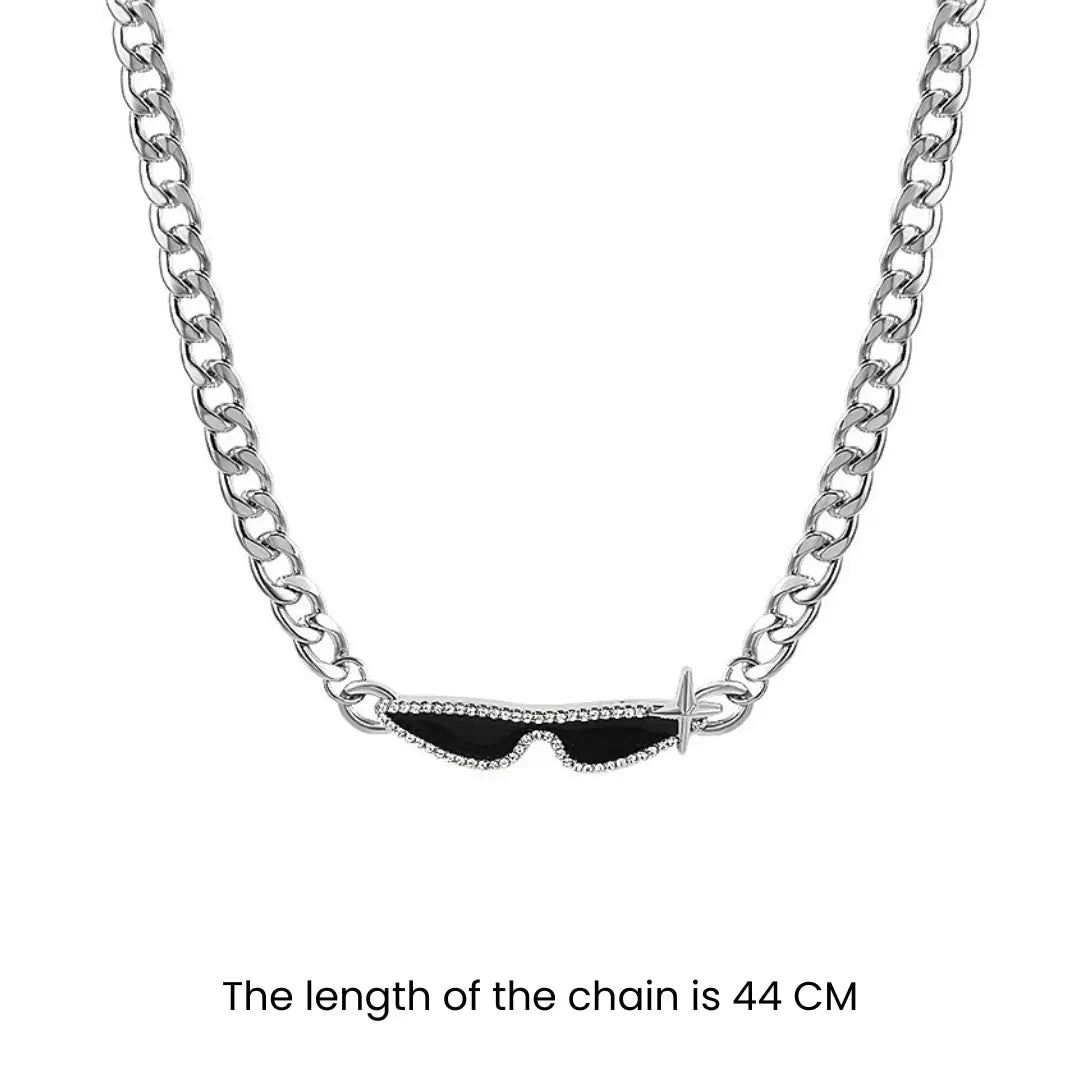 Fashion Focal Chain