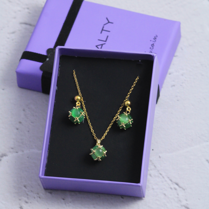 Flawless Green Earrings and Necklace Set