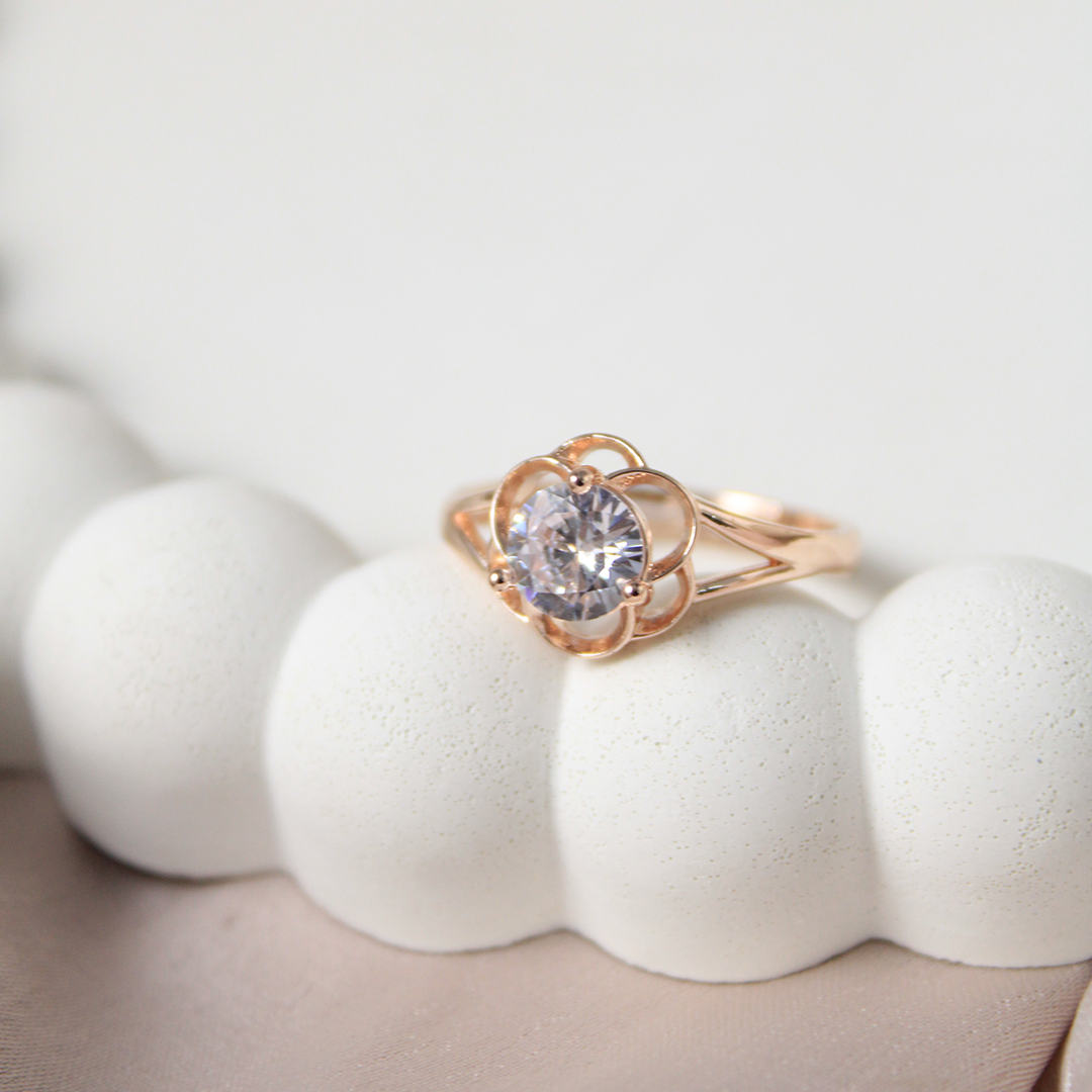 Flower Crystal Gold Ring Salty
