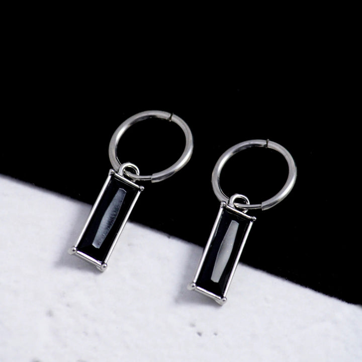 Jaunty Black Earrings (1 Side)