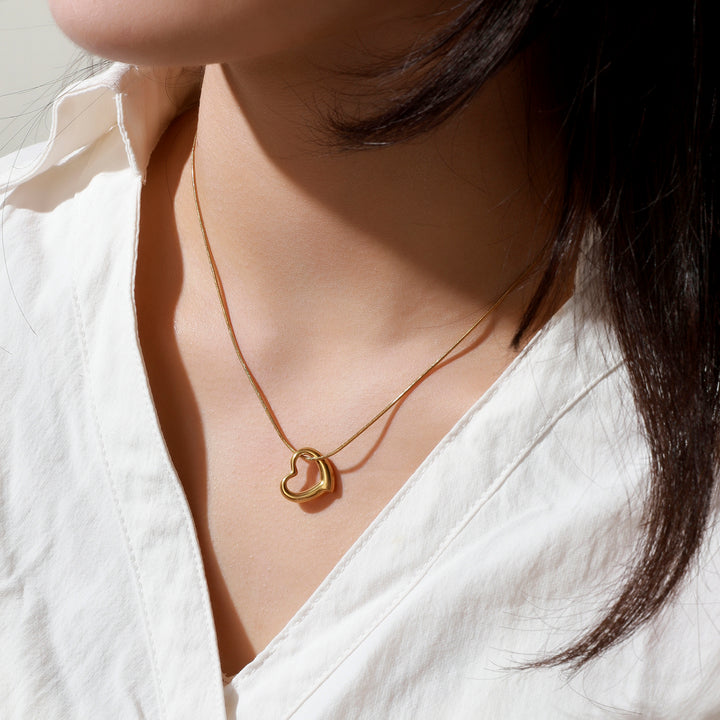 Swaying Heart Necklace