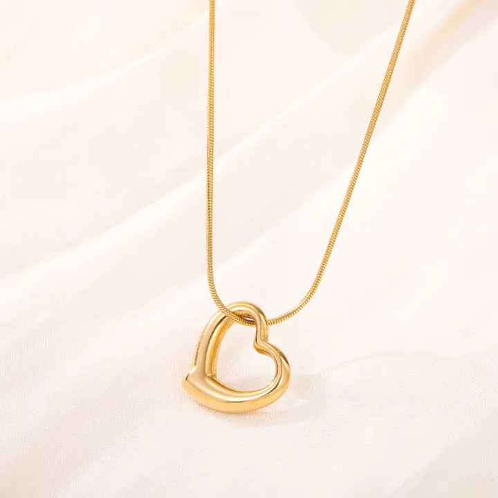 Swaying Heart Necklace