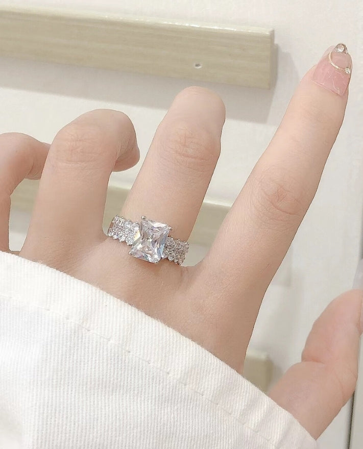 Solitaire Paradise Silver Ring