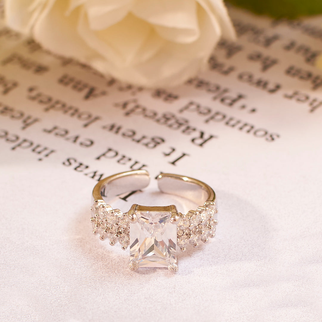 Solitaire Paradise Silver Ring
