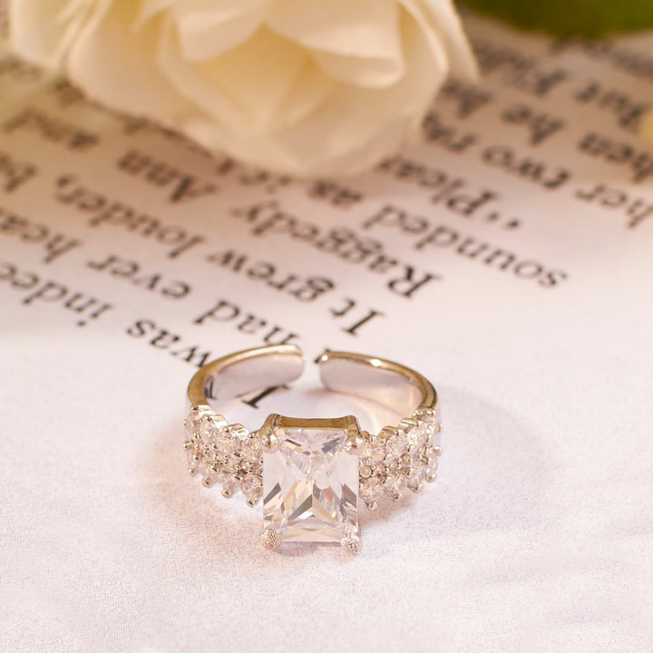 Solitaire Paradise Silver Ring