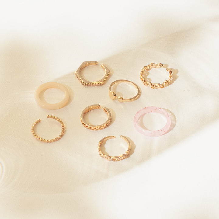 Set Of 8 Urban Chic Rings
