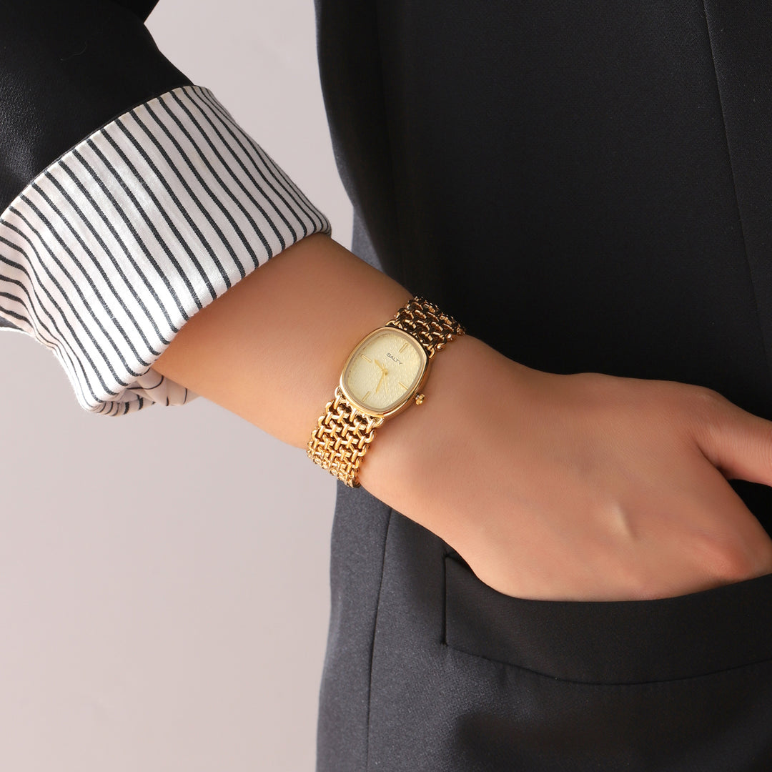 Oval White Textured Dial Mesh Bracelet Watch for Women