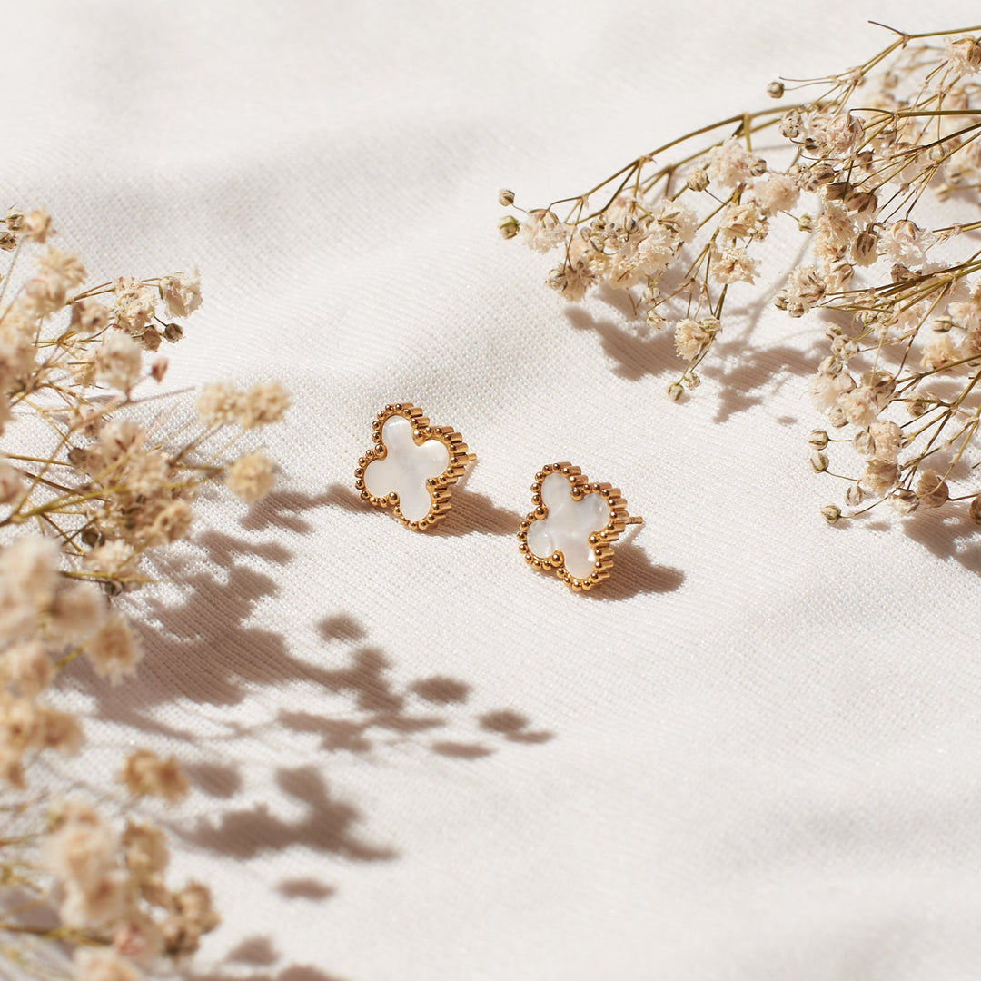 White Dove Clover Affair Jewellery Set