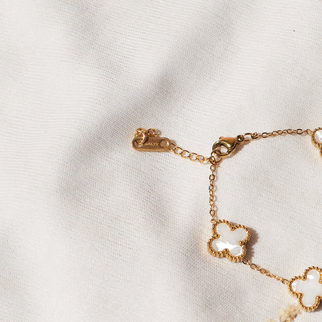 White Dove Clover Affair Jewellery Set