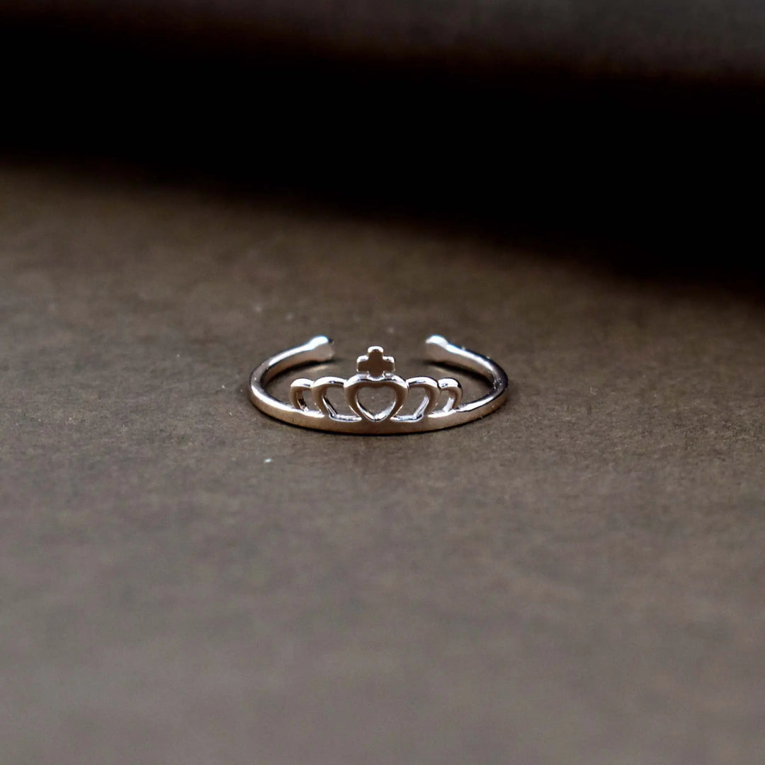 Cross crown rose-gold ring