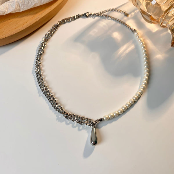 Lustrous Charm Grace Necklace