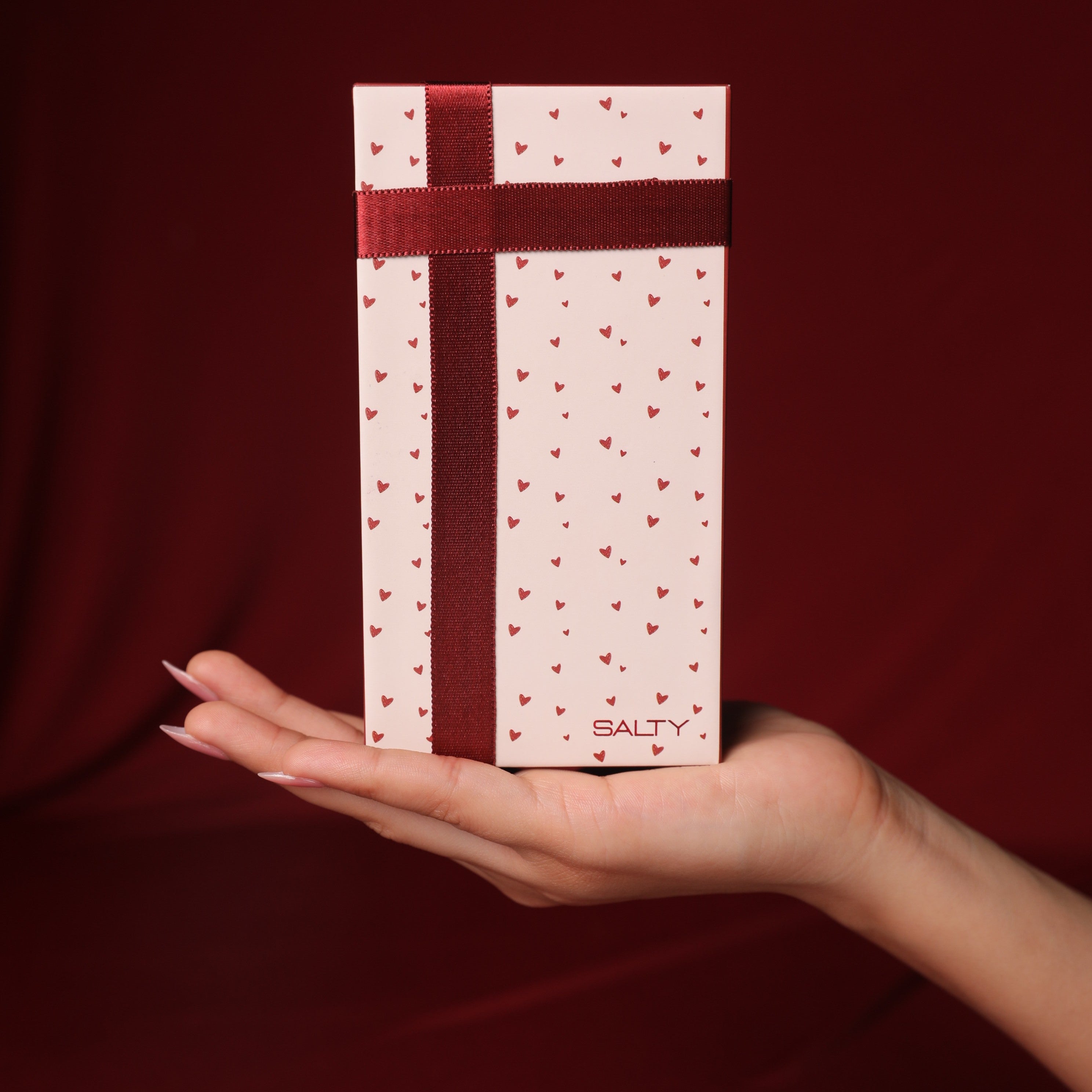 White & Red Ribbon Long Box