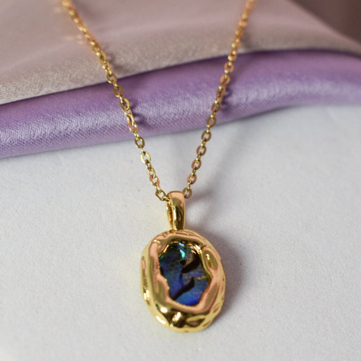 Antique Gold Mystic Magical Crystal Necklace - Salty Accessories