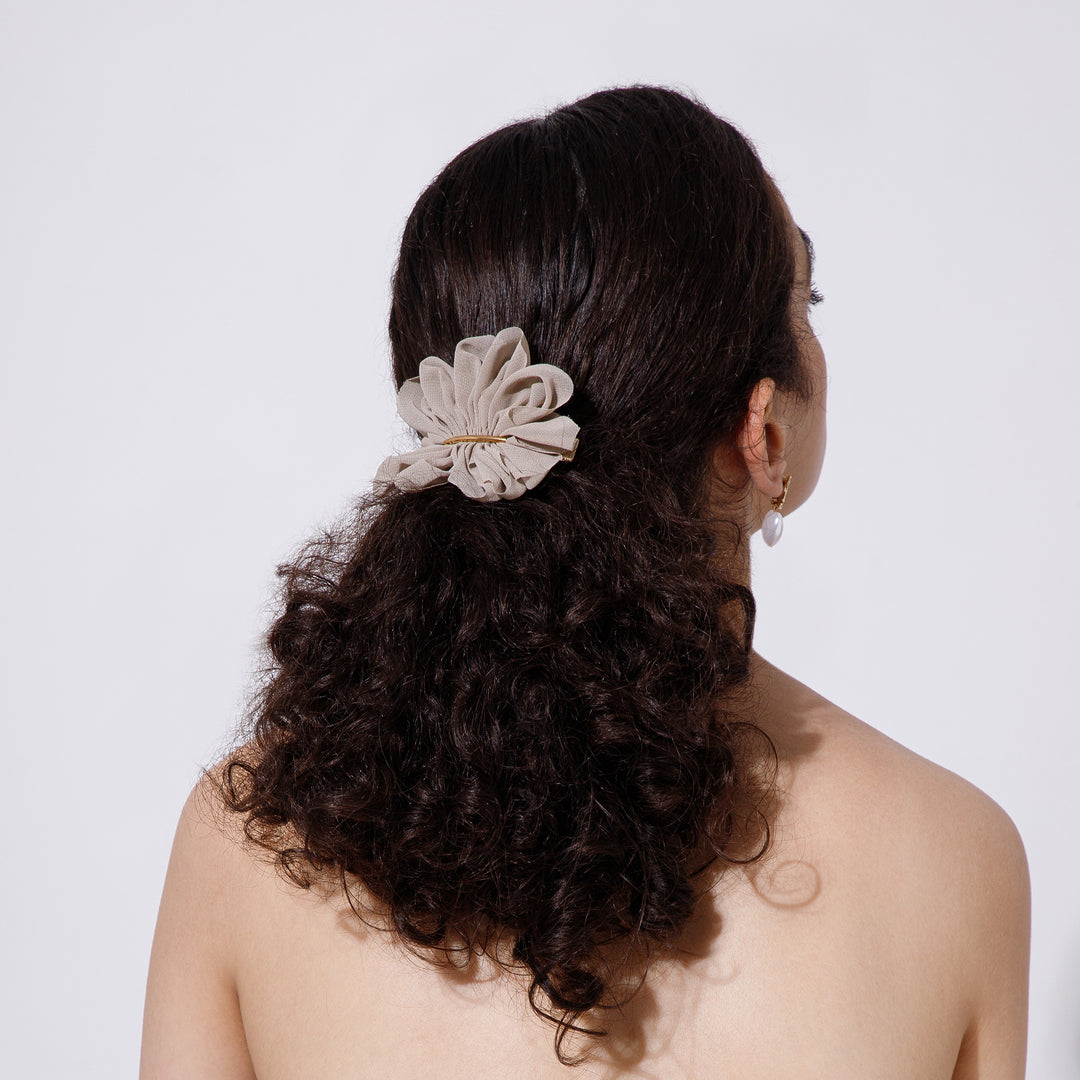 Retro Romance Hair Pin and Earrings Set