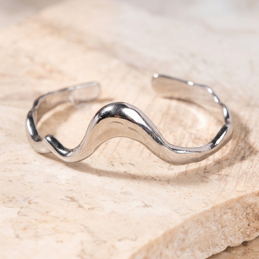 Stylish Silver Undulating Bracelet