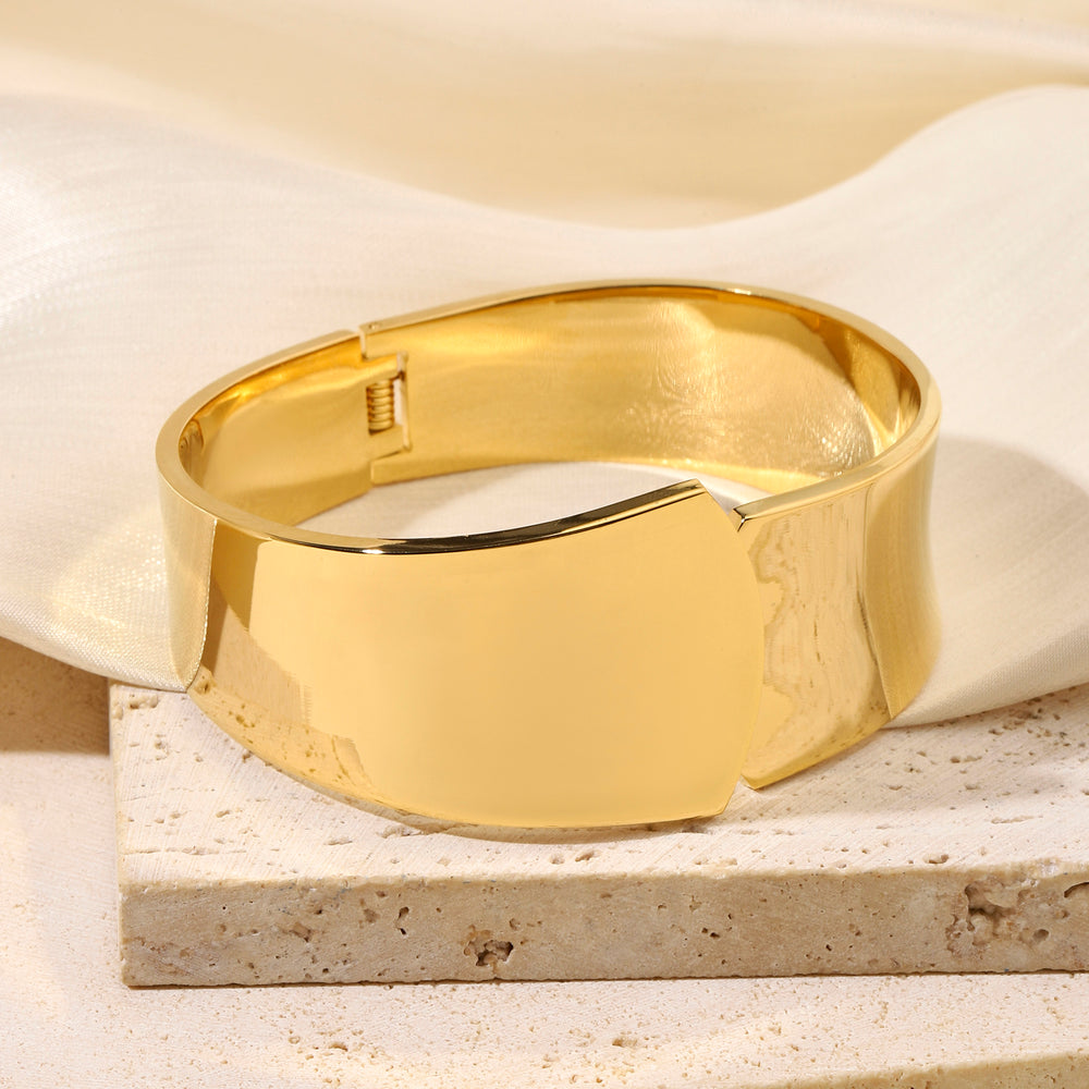 Luxe Radiance Gold Cuff - Salty Accessories