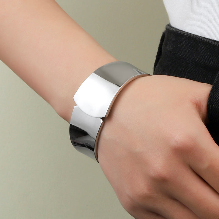 Luxe Radiance Silver Cuff