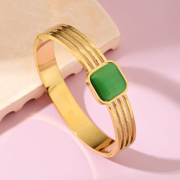 Pristine Pearl Stone Gold Bracelet