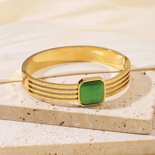 Pristine Pearl Stone Gold Bracelet