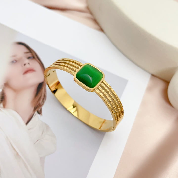 Pristine Pearl Stone Gold Bracelet