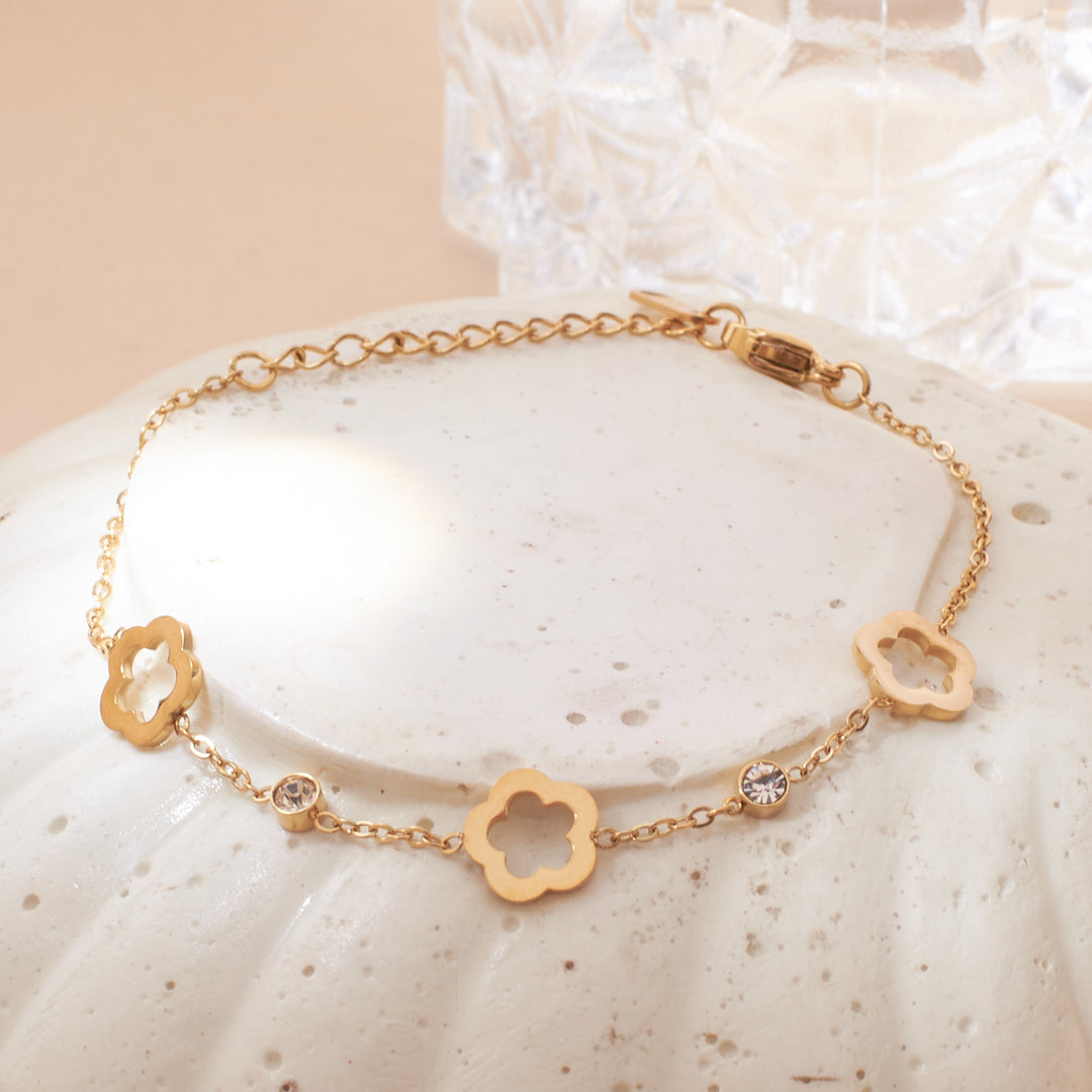 Stellar Elegance  Gold Bracelet - Salty Accessories