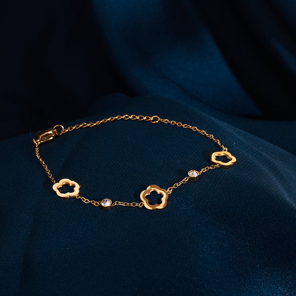 Stellar Elegance  Gold Bracelet