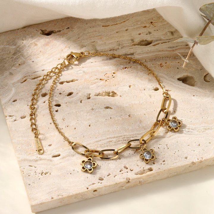 Lyra Golden Necklace