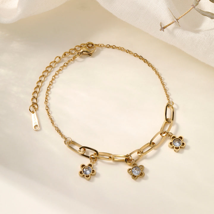 Lyra Golden Necklace
