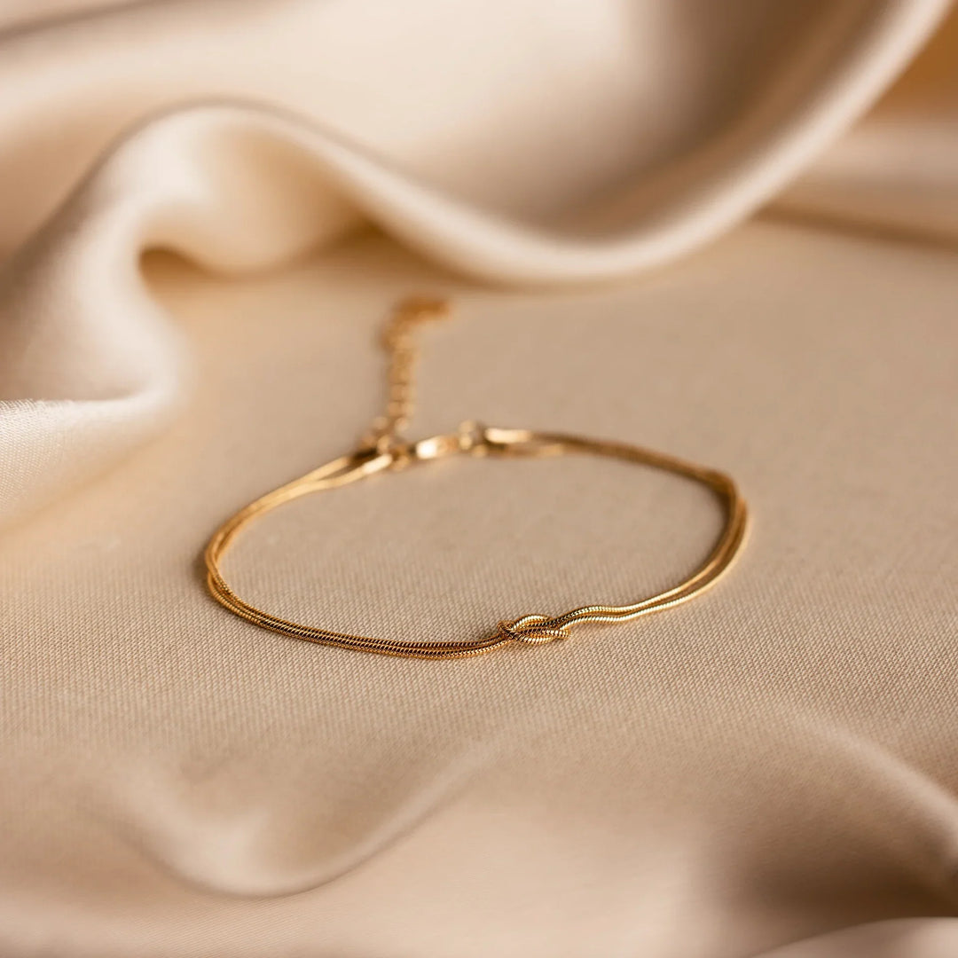 Linked by Love Knot Bracelet - Gold