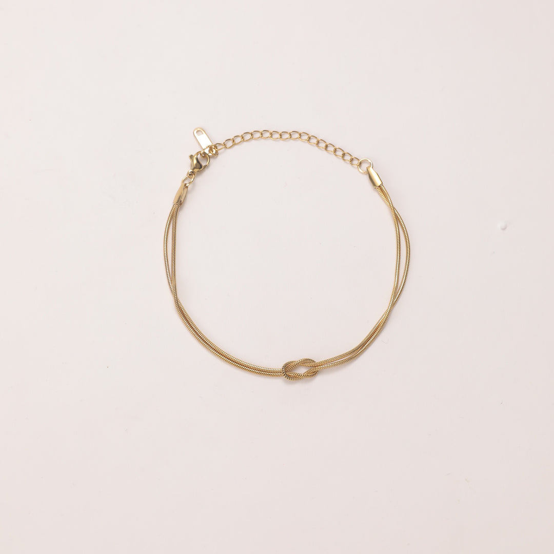 Linked by Love Knot Bracelet - Gold