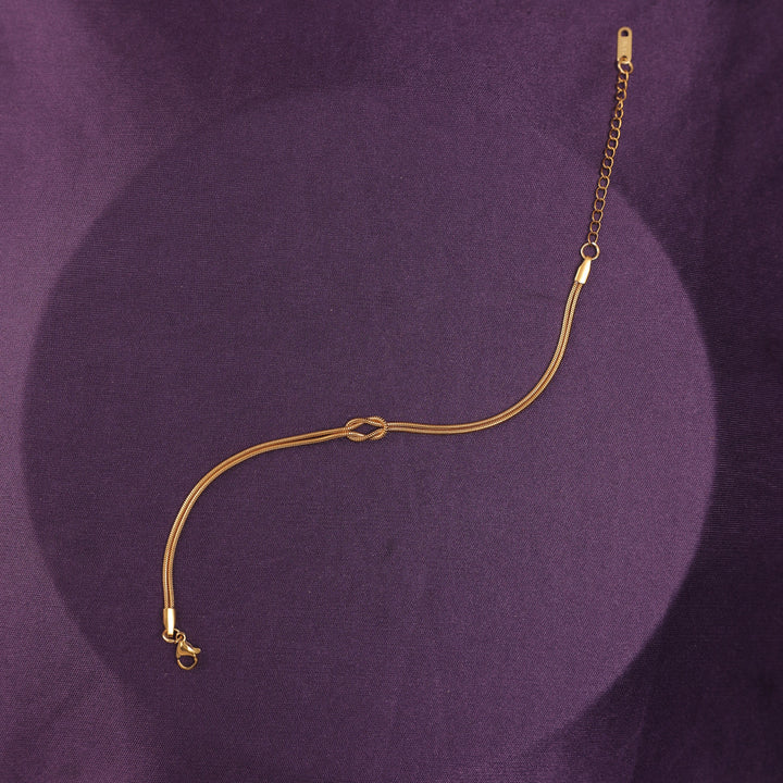 Linked by Love Knot Bracelet - Gold