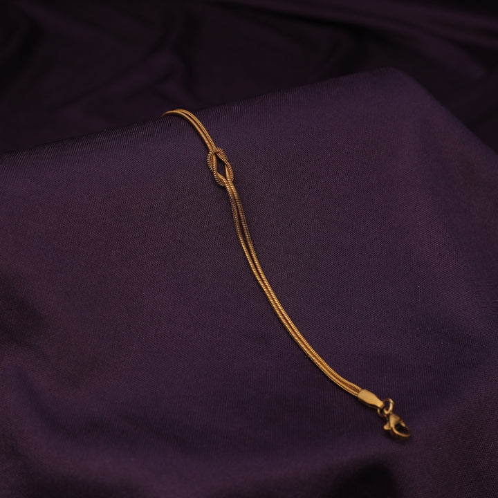 Linked by Love Knot Bracelet - Gold