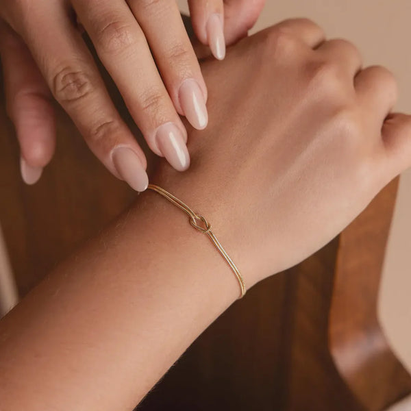 Linked by Love Knot Bracelet - Gold