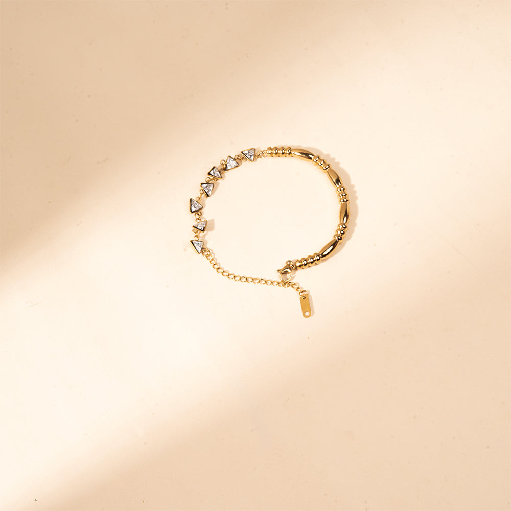 Minimal Triangular Link Bracelet - White | Salty