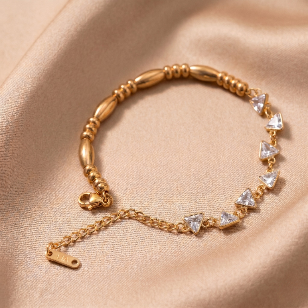 Minimal Triangular Link Bracelet - White