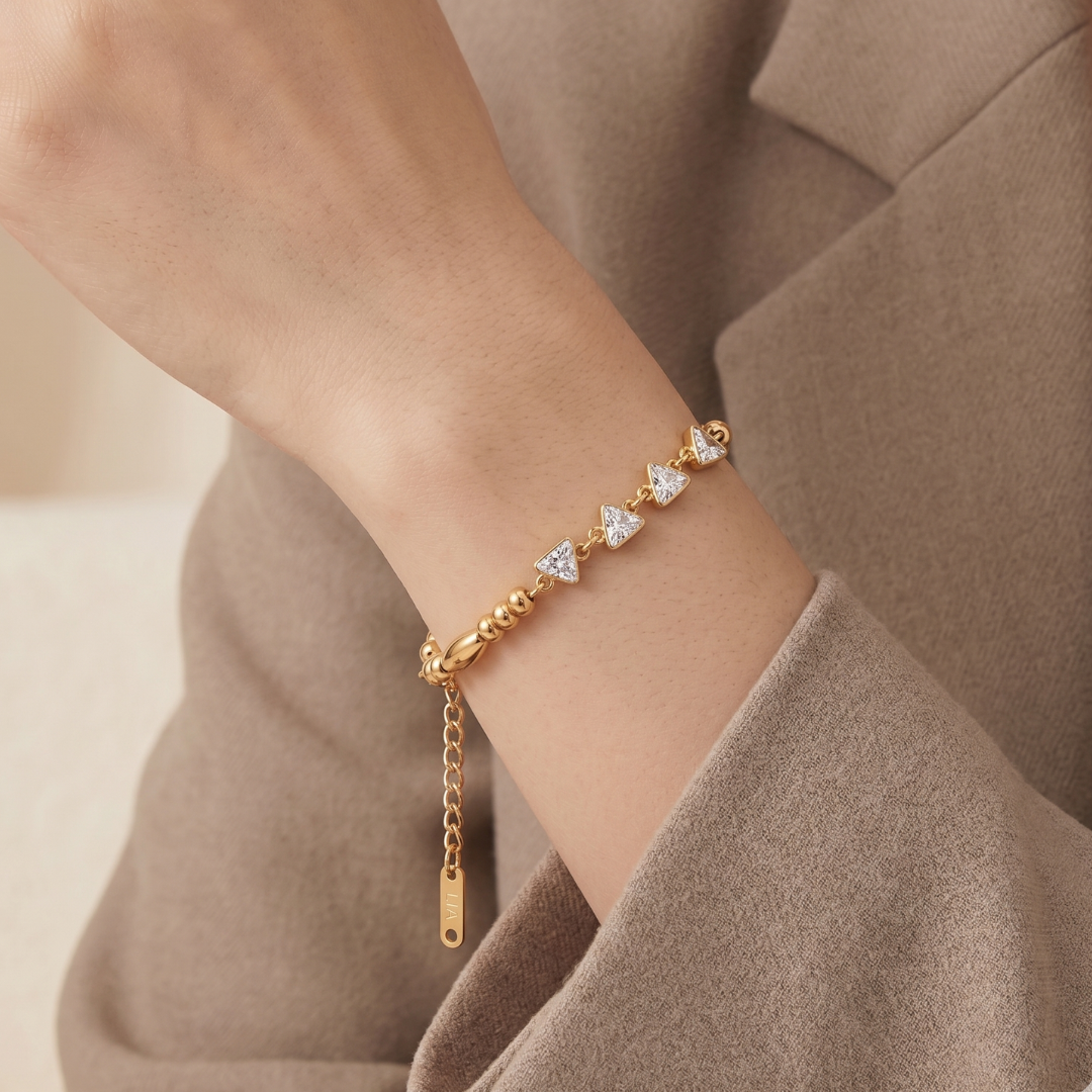Minimal Triangular Link Bracelet - White