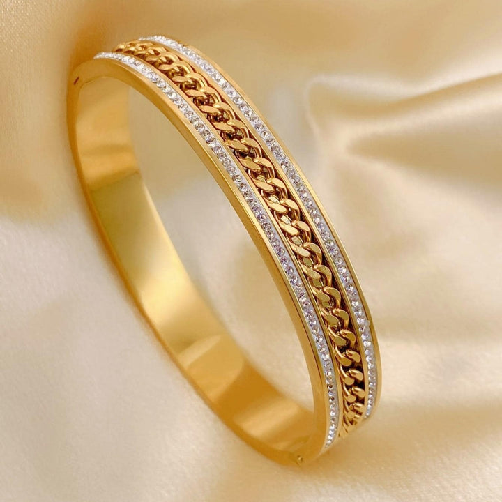 Regal Chain Glow Bracelet