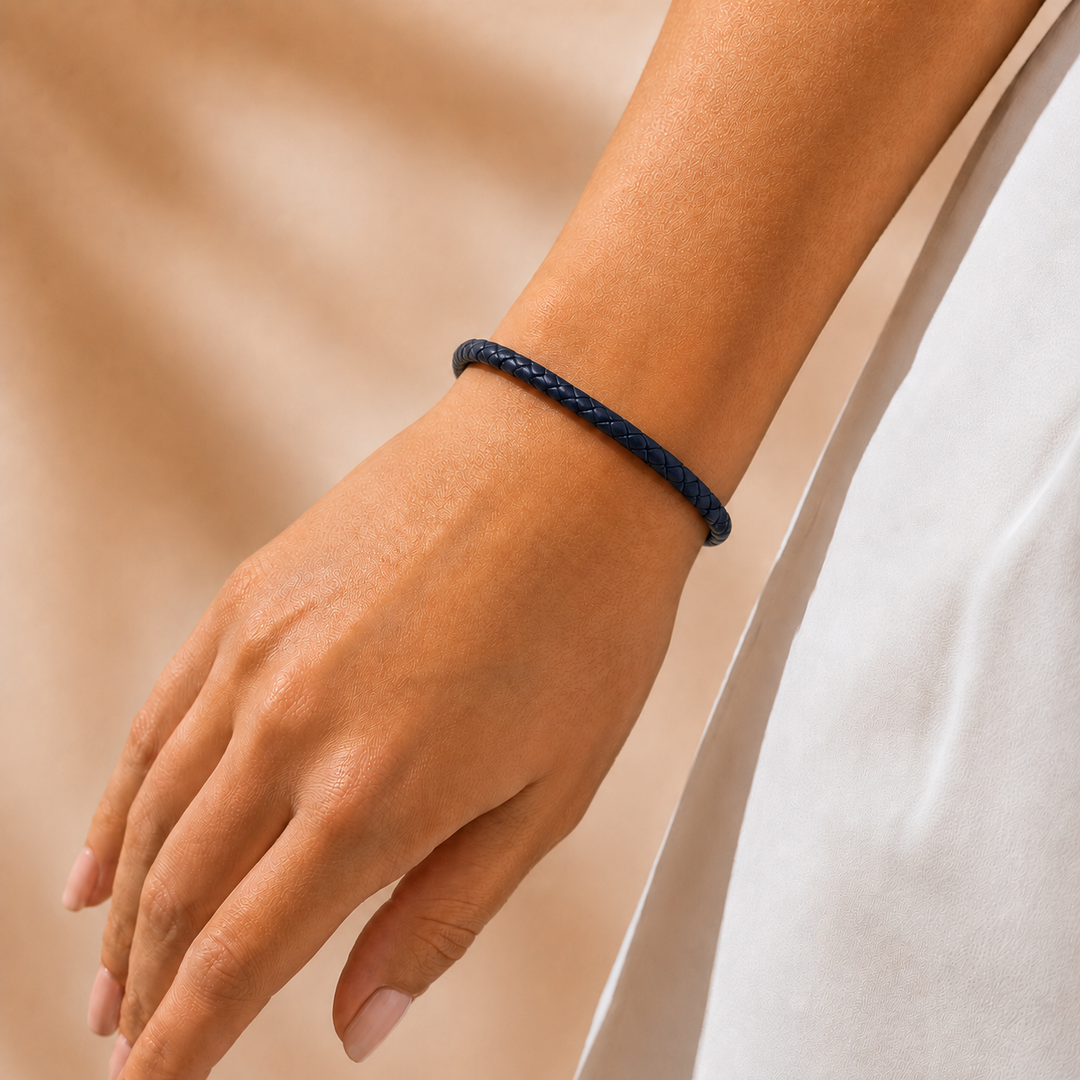 Onyx Shackle Cord Bracelet - Blue