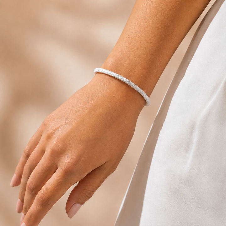 Onyx Shackle Cord Bracelet - White