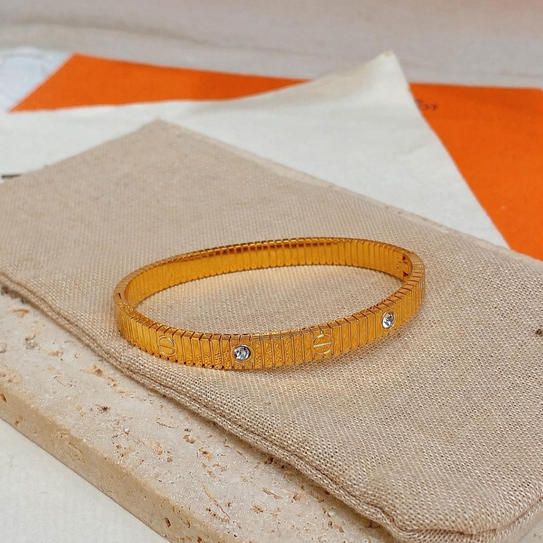 Gleam Line Bracelet