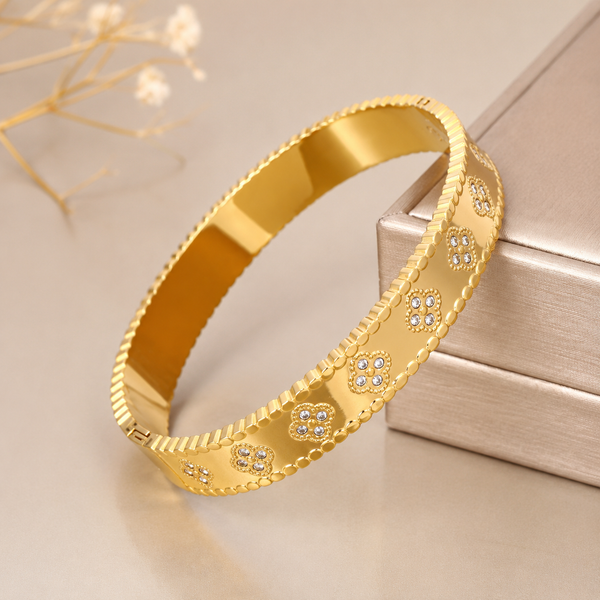 Golden Clover Glow Bracelet
