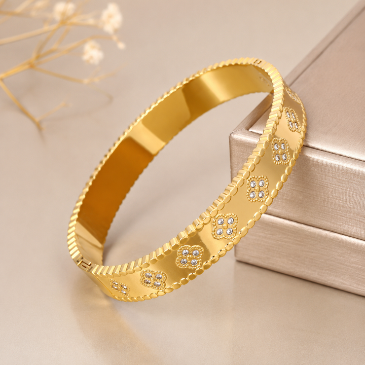Golden Clover Glow Bracelet