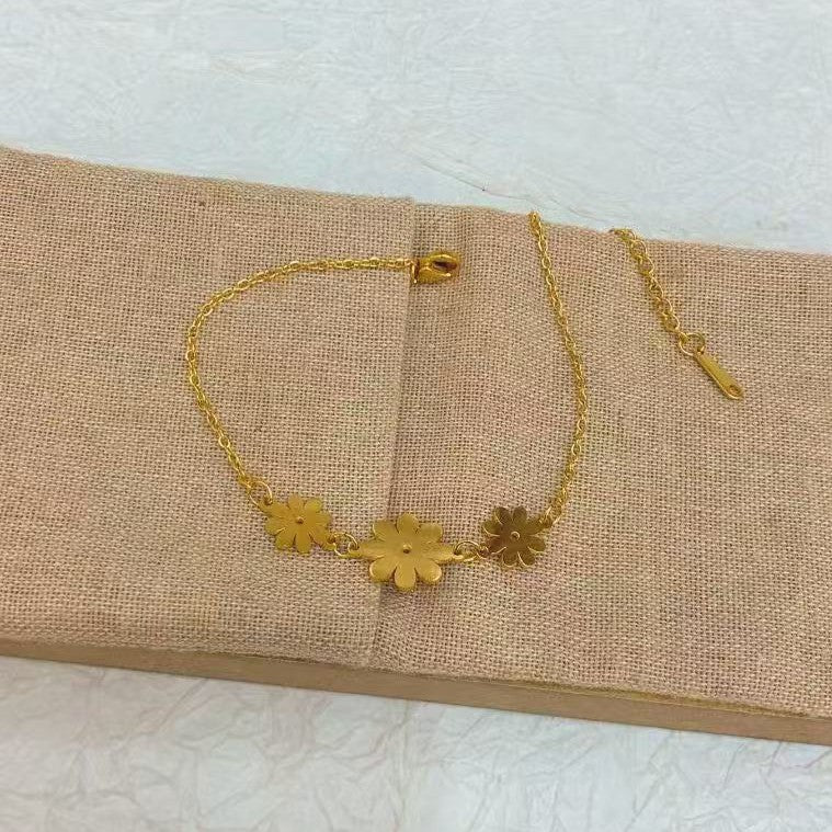 Golden Daisy Minimal Bracelet