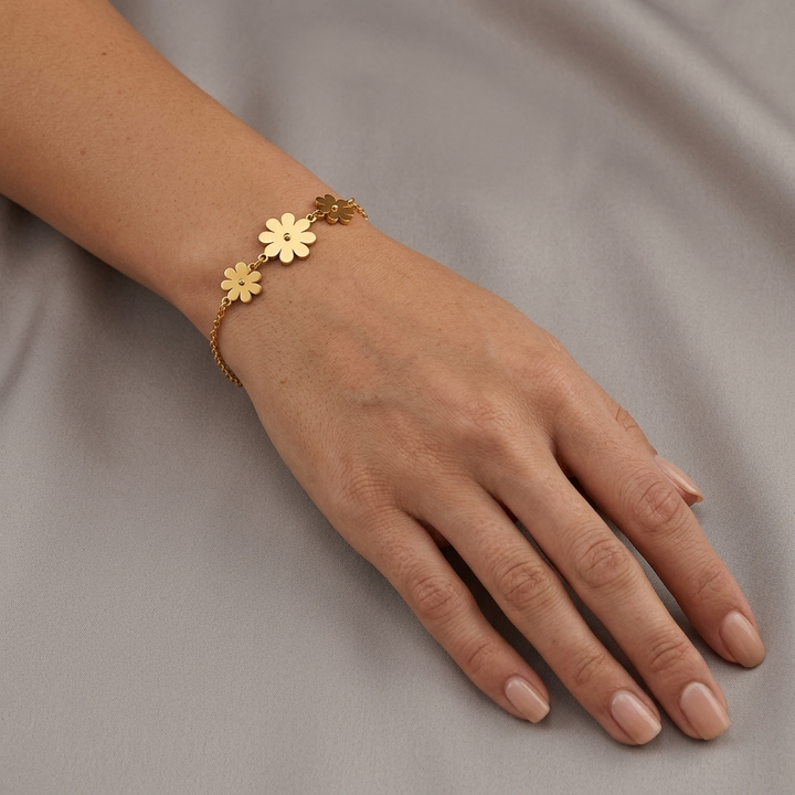 Golden Daisy Minimal Bracelet