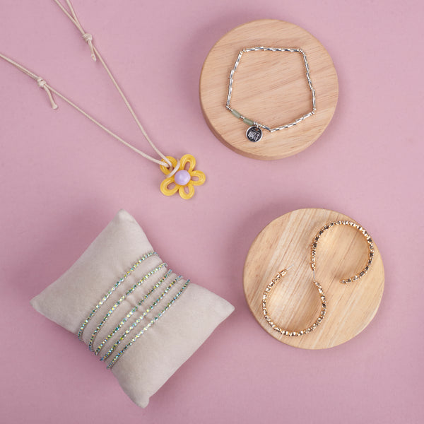 Softcore Glam Set of 8 Premium Jewellery set